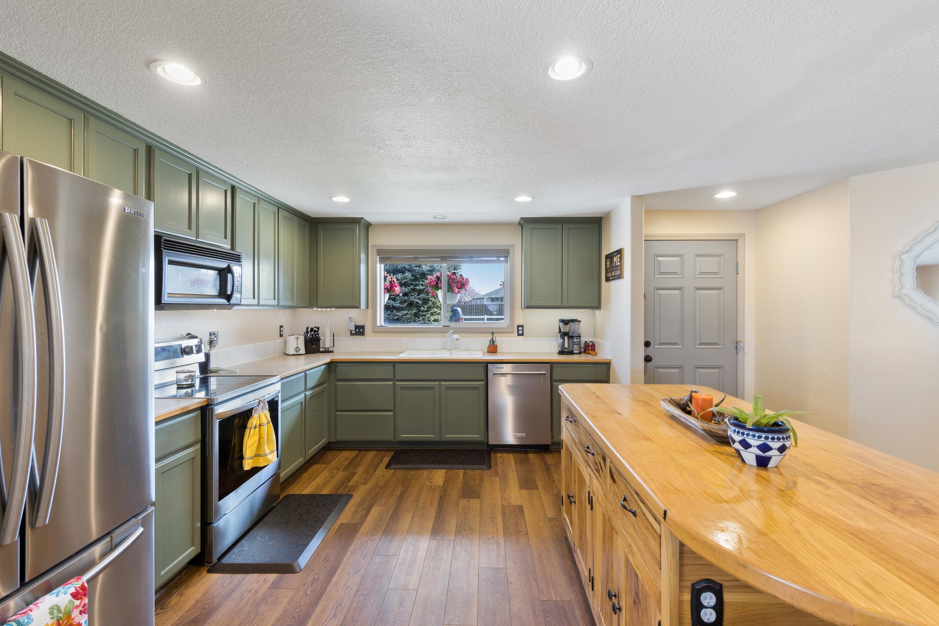 233 Center Ridge Drive Culver, OR 97734 - Photo 14 of 31 Gallery Image 14