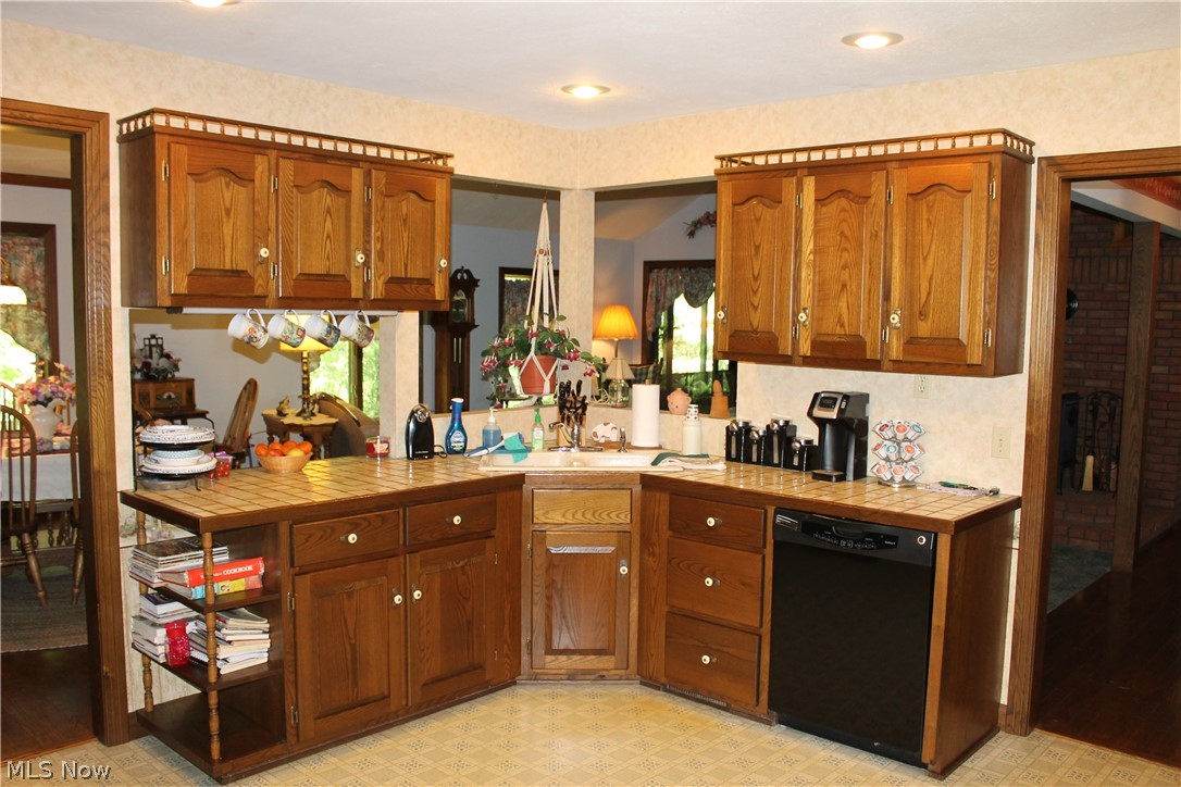 1723 Oil City Road Wooster, OH 44691 - Photo 12 of 35
