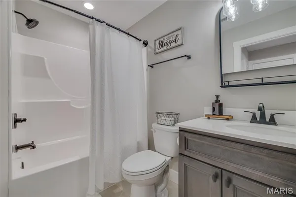 $475,000 | 327 Wellington Place, Farmington, MO 63640