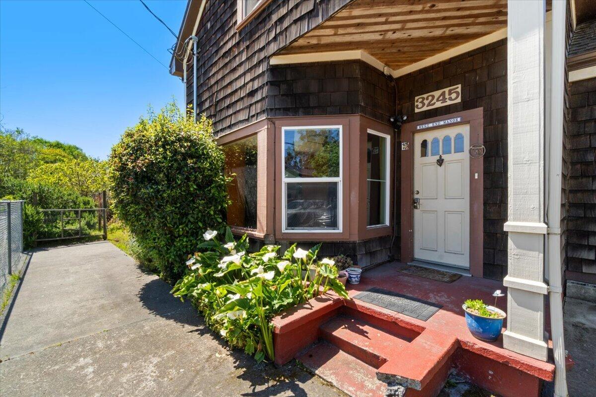 3245 West End Road Arcata, CA 95521 - Photo 3 of 28