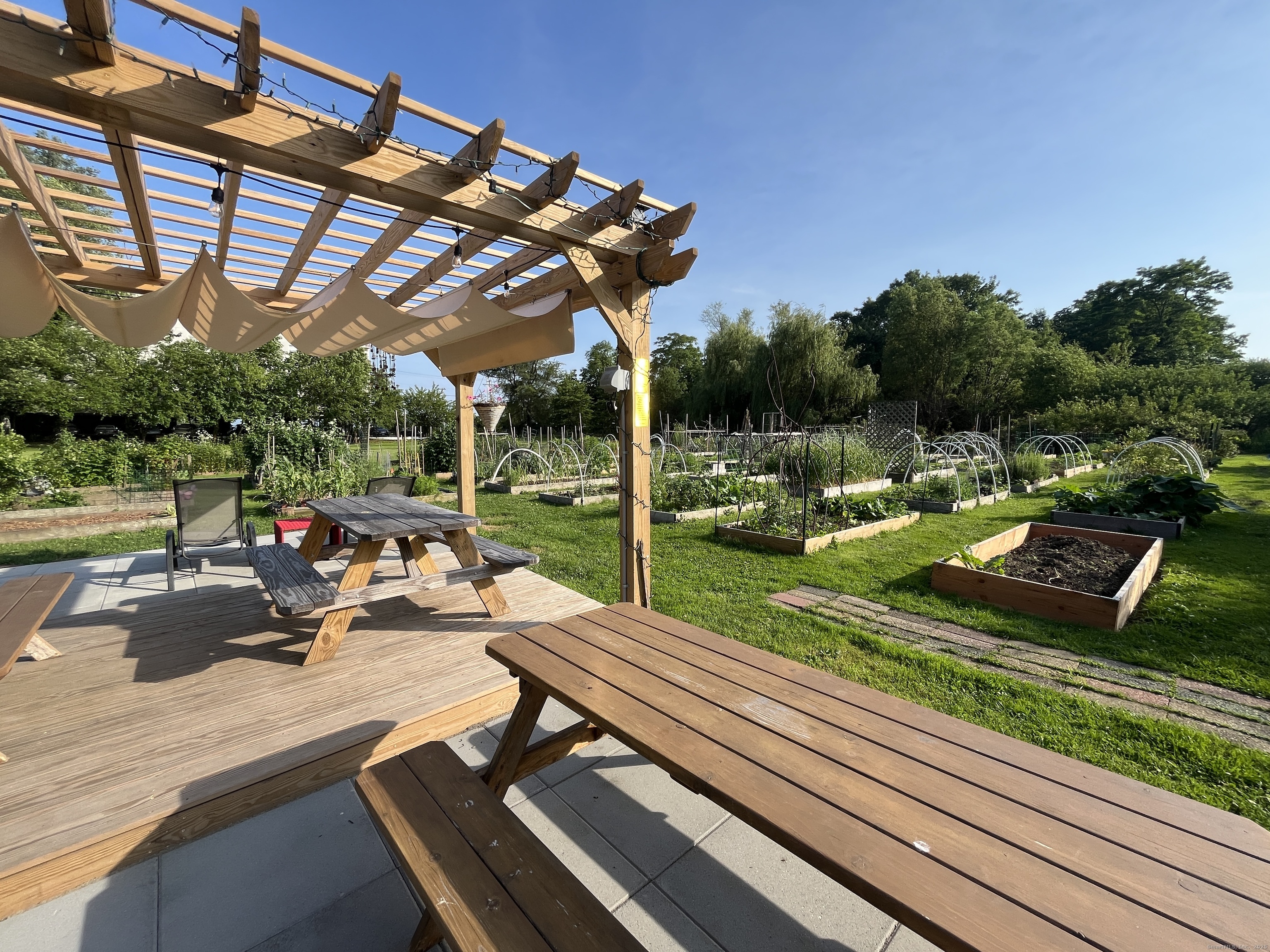 68 Cole Street Bridgeport, CT 06604 - Photo 26 of 31 a view of a park with lounge chairs