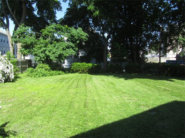 69 Windsor Street Worcester, MA 01605 - Photo 2 of 24 Gallery Image 2