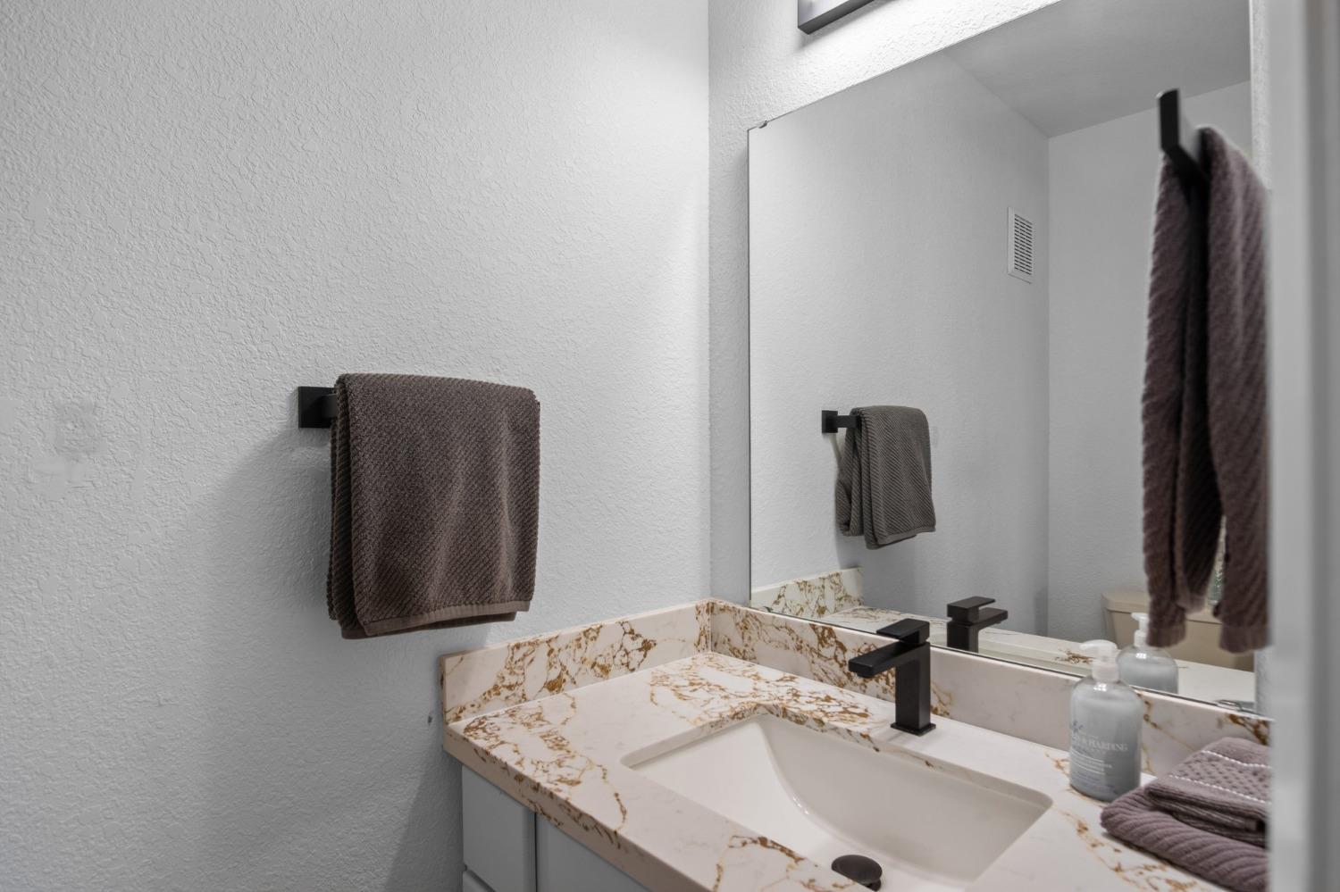 20064 Darpinian Way Sonora, CA 95370 - Photo 9 of 49