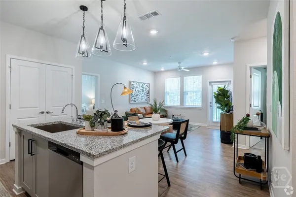 $2,141 | 5670 Ogeechee Road, Unit WILLOW, Savannah, GA 31405