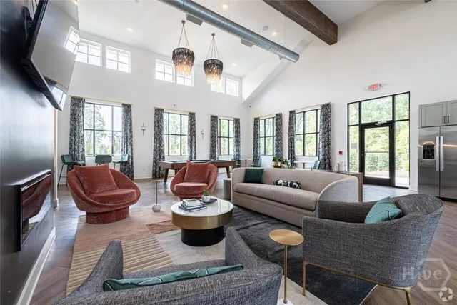 $2,290 | 5670 Ogeechee Road, Unit WILLOW, Savannah, GA 31405