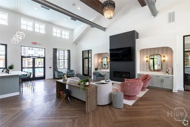 $2,290 | 5670 Ogeechee Road, Unit WILLOW, Savannah, GA 31405