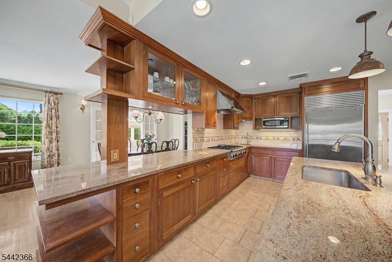 28 Lyonsville Road Boonton, NJ 07005 - Photo 9 of 47
