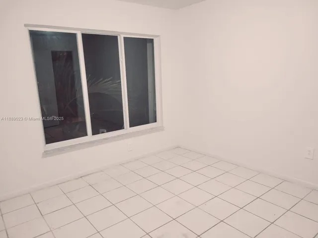 $2,400 | 3907 Northwest 76th Terrace, Unit 3907, Hollywood, FL 33024