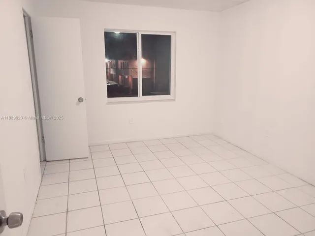 $2,400 | 3907 Northwest 76th Terrace, Unit 3907, Hollywood, FL 33024