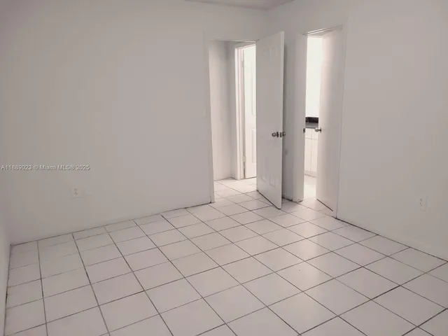 $2,400 | 3907 Northwest 76th Terrace, Unit 3907, Hollywood, FL 33024