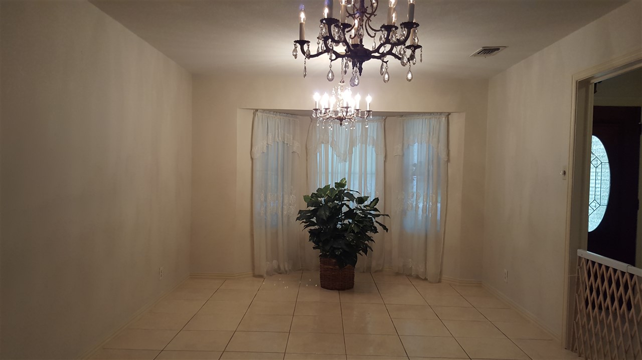 155 Arizona Loop Laredo, TX 78041 - Photo 3 of 13 Gallery Image 3