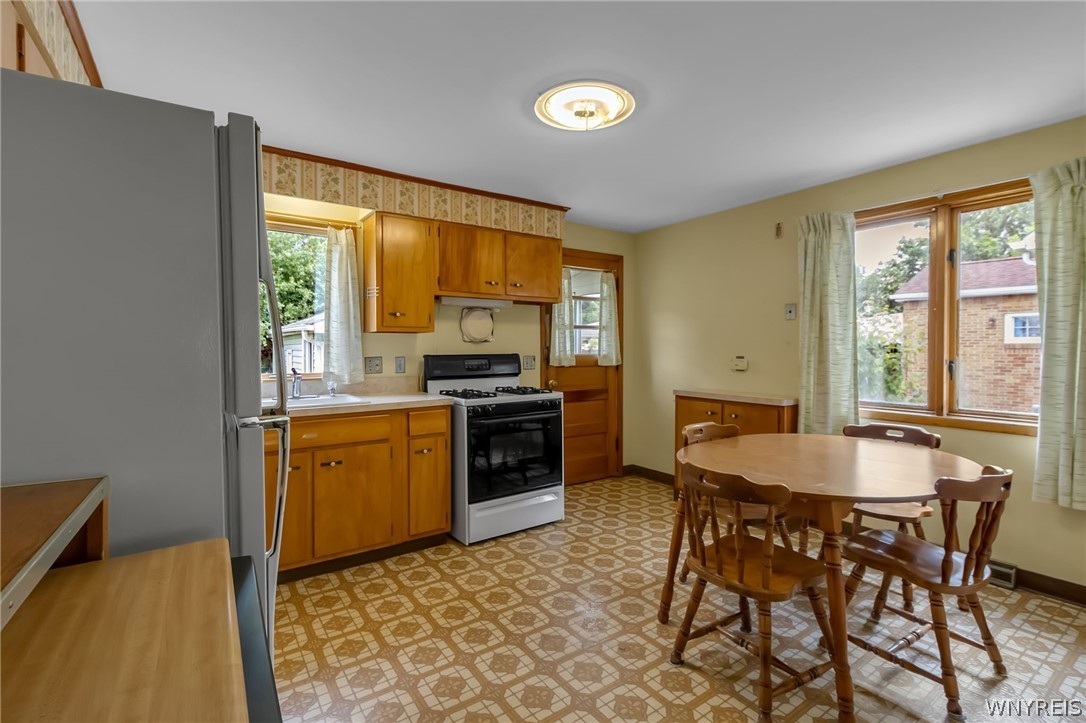 175 Margaret Road Amherst, NY 14226 - Photo 5 of 36
