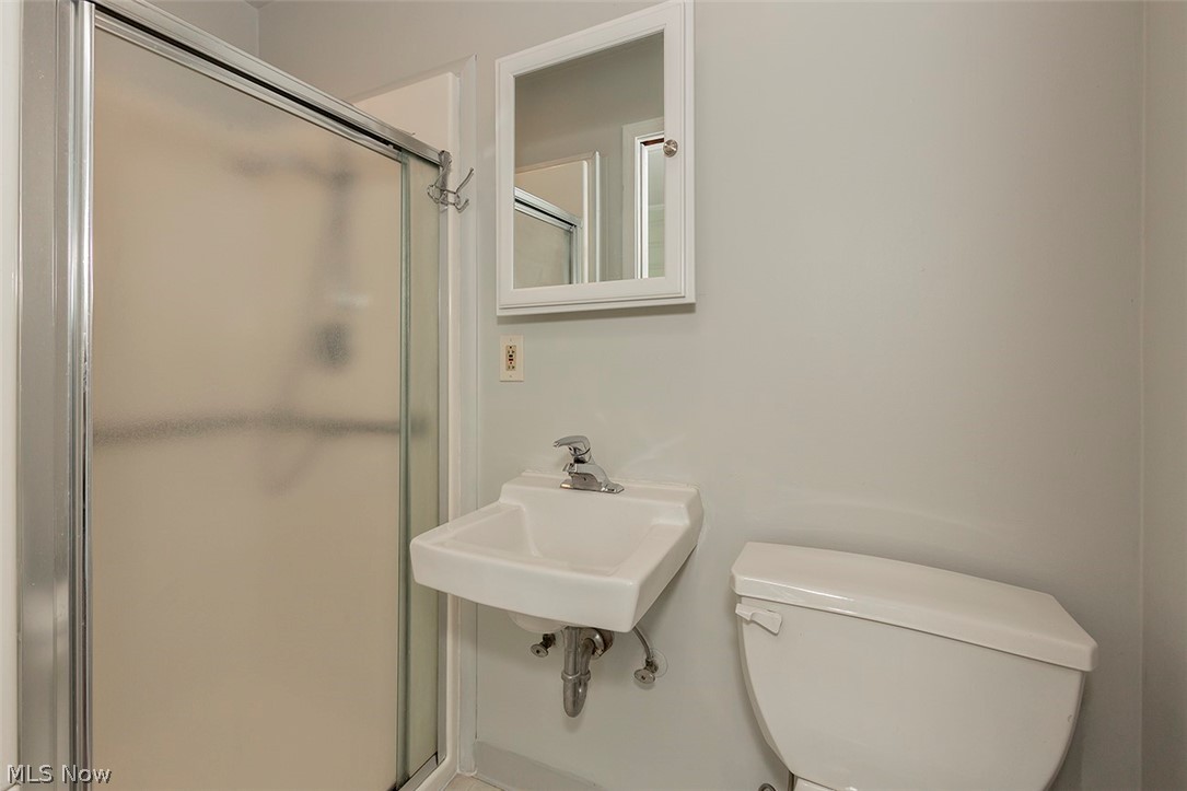 1877 Lawnway Road South Euclid, OH 44121 - Photo 16 of 34 The Full Bath... very handy!