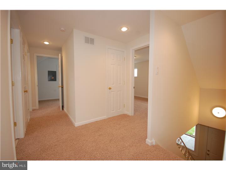 718 Sherrie Road Philadelphia, PA 19115 - Photo 14 of 19