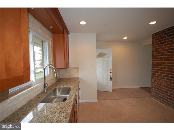 718 Sherrie Road Philadelphia, PA 19115 - Photo 4 of 19