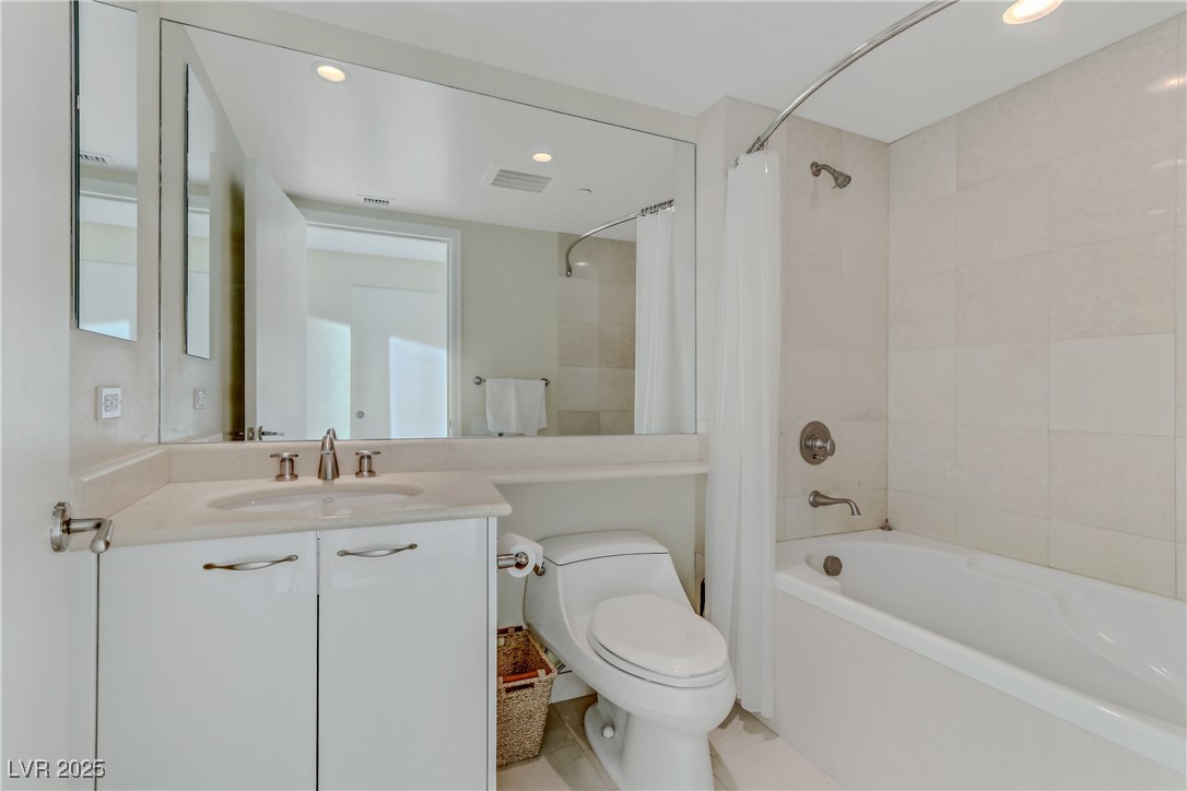 2777 Paradise Road, Unit 2001 Las Vegas, NV 89109 - Photo 25 of 33 2nd Suite Bath