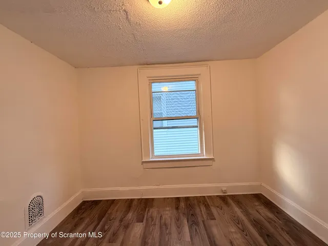 $1,755 | 1104 Dartmouth Street, Scranton, PA 18504