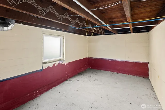 $1,299,900 | 2011 East James Street, Seattle, WA 98122