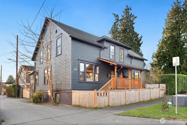 $1,299,900 | 2011 East James Street, Seattle, WA 98122