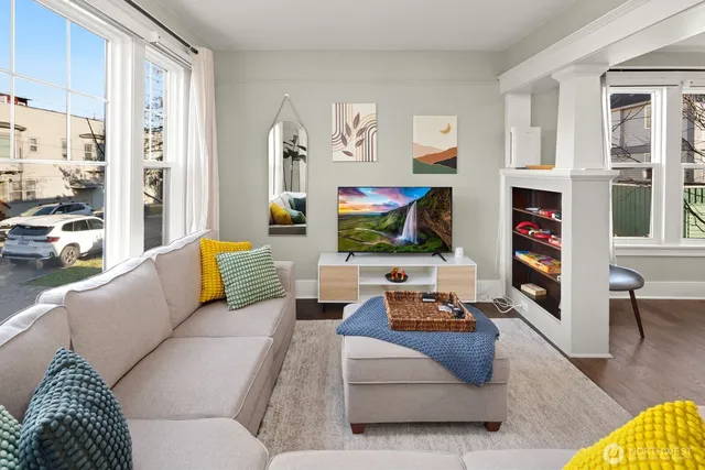 $1,299,900 | 2011 East James Street, Seattle, WA 98122