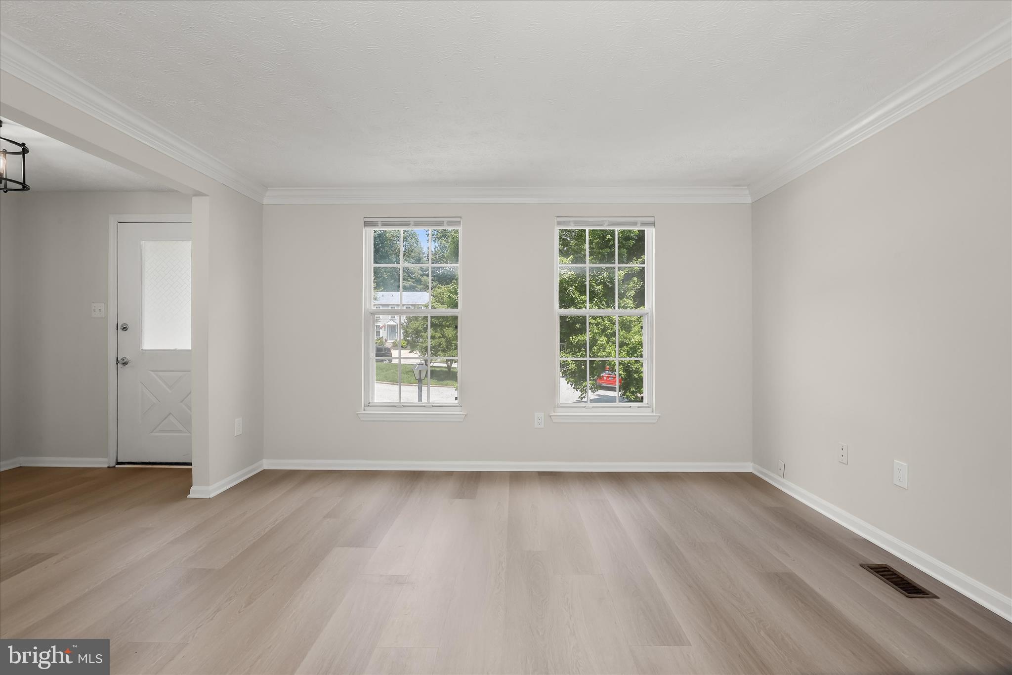 5934 Iron Frame Way Columbia, MD 21044 - Photo 12 of 44 Living Room