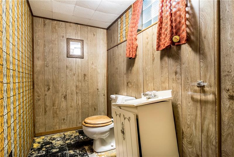 5247 Ranchview Drive Pittsburgh, PA 15236 - Photo 17 of 25 Gallery Image 17