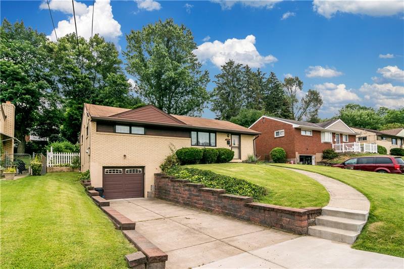 5247 Ranchview Drive Pittsburgh, PA 15236 - Photo 3 of 25 Gallery Image 3