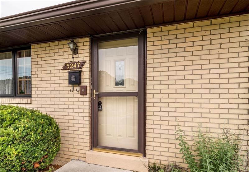 5247 Ranchview Drive Pittsburgh, PA 15236 - Photo 4 of 25 Gallery Image 4