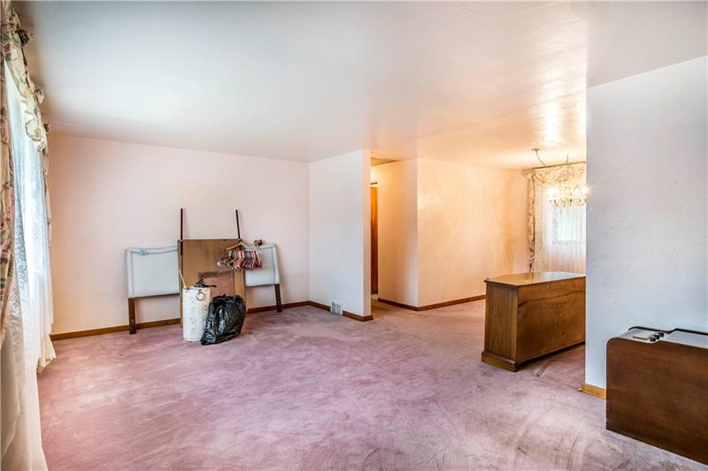 5247 Ranchview Drive Pittsburgh, PA 15236 - Photo 5 of 25 Gallery Image 5