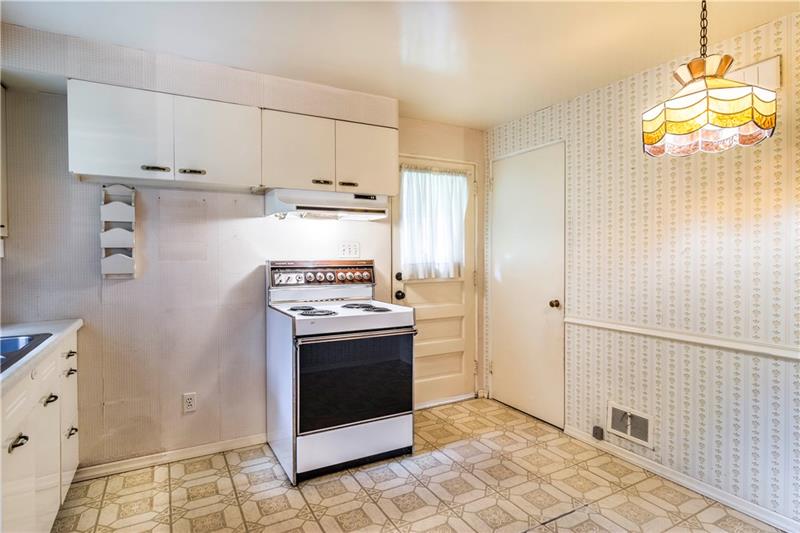 5247 Ranchview Drive Pittsburgh, PA 15236 - Photo 9 of 25 Gallery Image 9