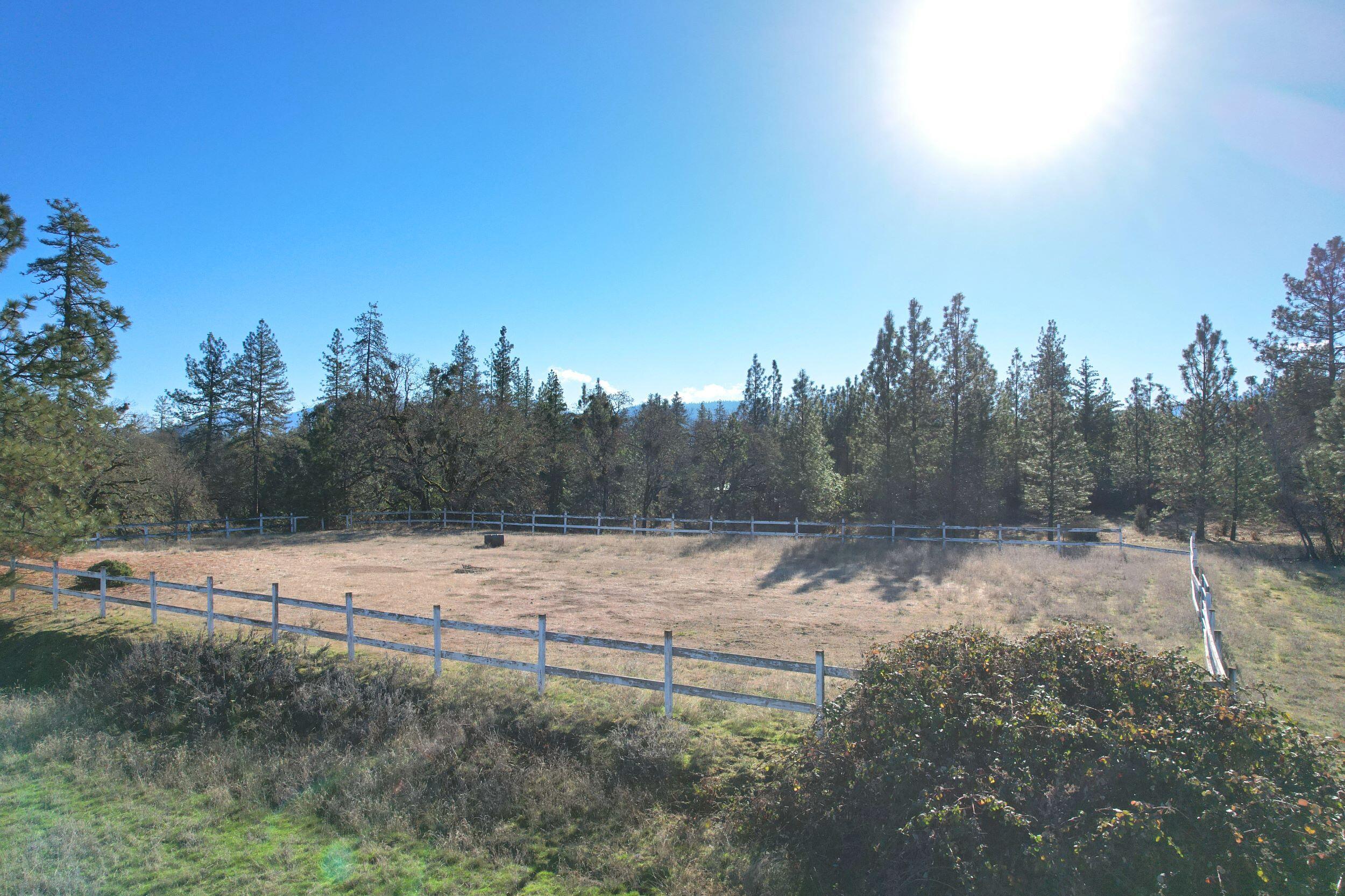 13375 Water Gap Road Williams, OR 97544 - Photo 17 of 54 arena