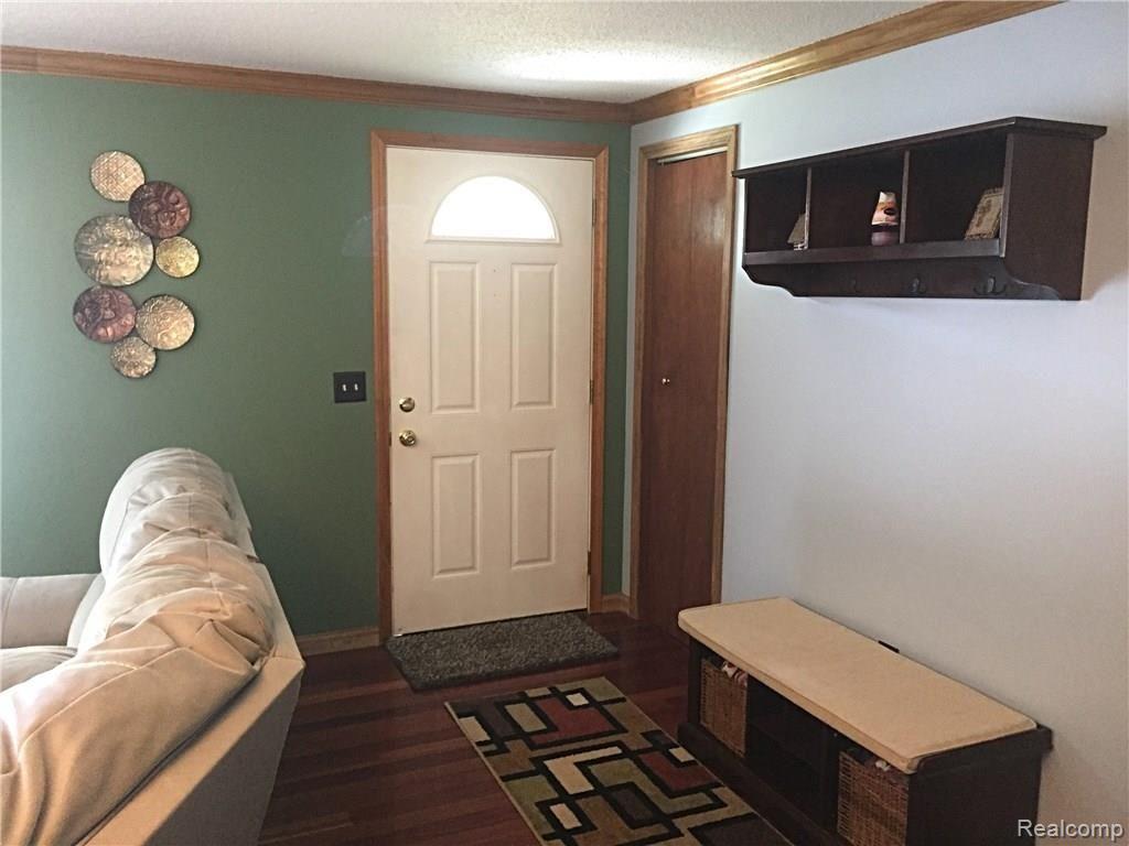6506 Allen Road Fenton, MI 48430 - Photo 9 of 12 IMG_2641.JPG