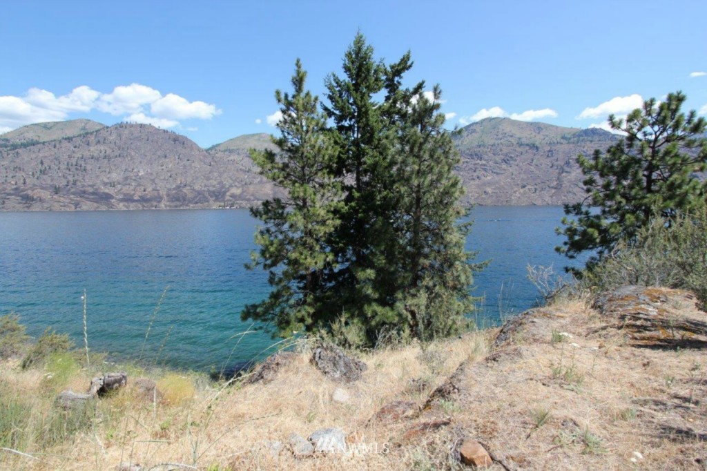 18684 South Lakeshore Road Chelan, WA 98816 - Photo 22 of 23 Gallery Image 22