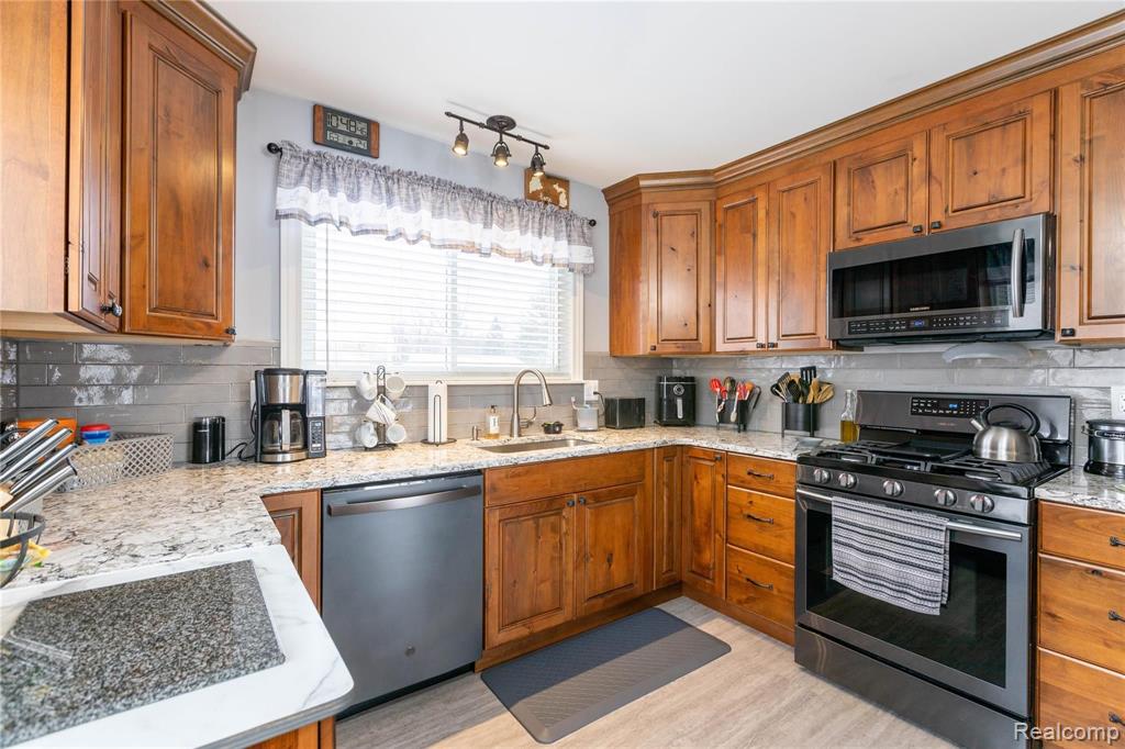 15730 Anthony Street Romulus, MI 48174 - Photo 9 of 29