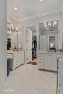$925,000 | 211 Hollybrook Drive, Shreveport, LA 71106