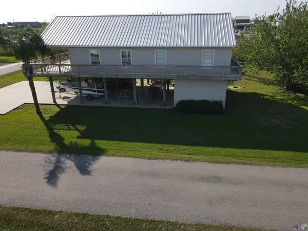 $479,000 | 213 Birch Lane, Grand Isle, LA 70358