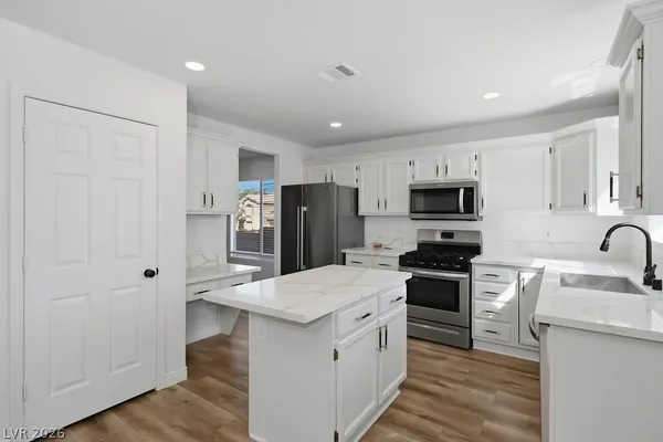 $2,695 | 1034 Skysail Drive, Henderson, NV 89011