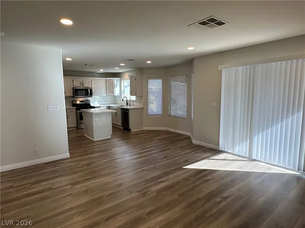 $2,695 | 1034 Skysail Drive, Henderson, NV 89011