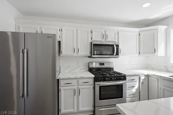 $2,695 | 1034 Skysail Drive, Henderson, NV 89011