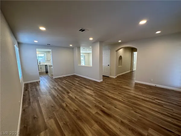 $2,695 | 1034 Skysail Drive, Henderson, NV 89011