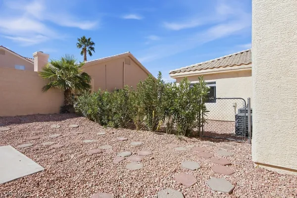 $2,695 | 1034 Skysail Drive, Henderson, NV 89011