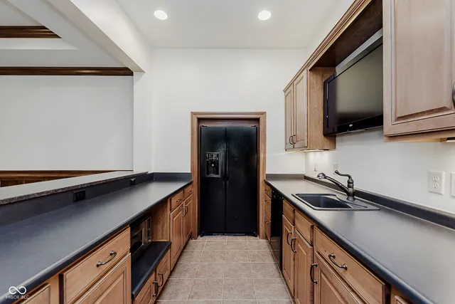 $1,150,000 | 1105 Cape Coral Drive, Cicero, IN 46034