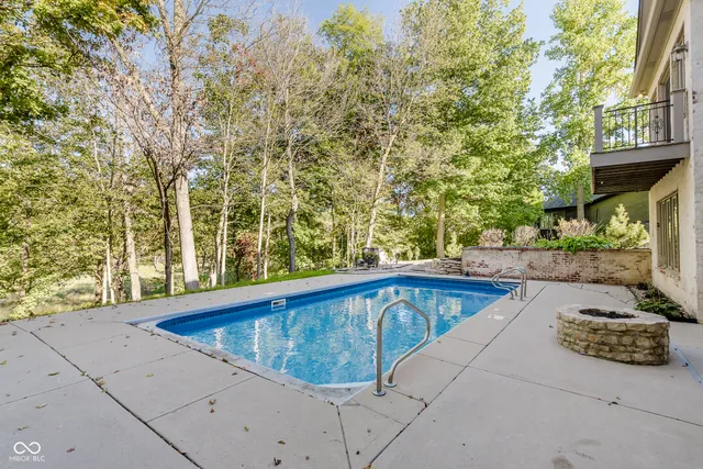 $1,150,000 | 1105 Cape Coral Drive, Cicero, IN 46034