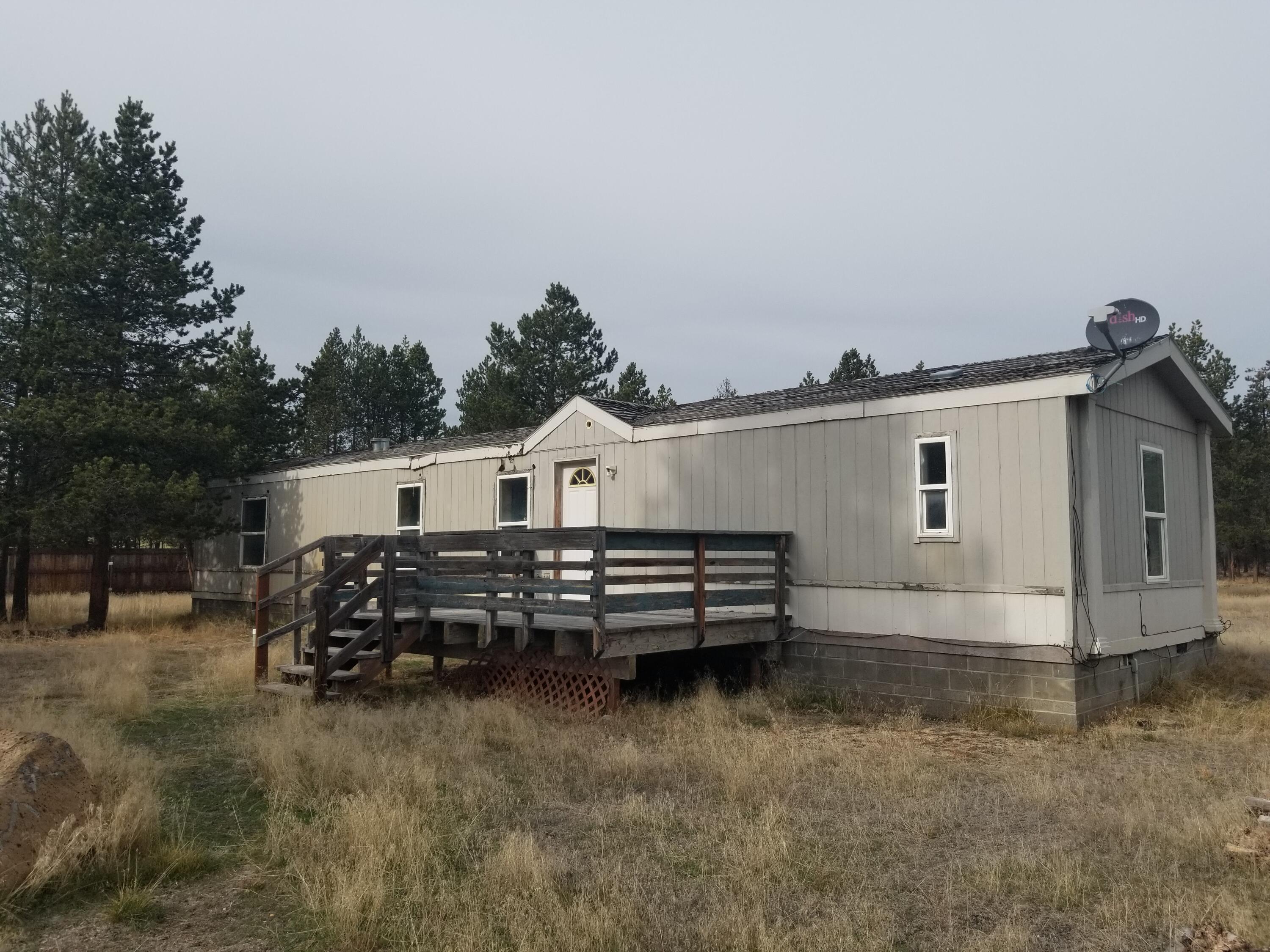 8859 Split Rail Road La Pine, OR 97739 - Photo 14 of 24 20251031_133627