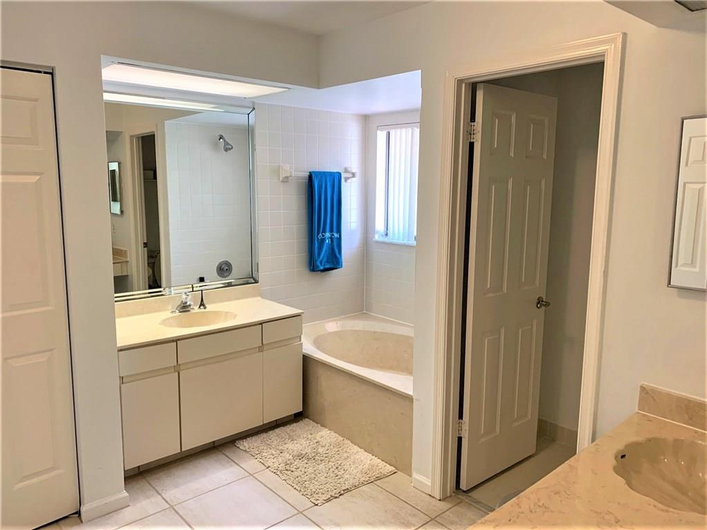 5570 Coach House Circle, Unit F Boca Raton, FL 33486 - Photo 13 of 22 Gallery Image 13