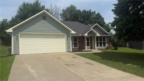 901 Coventry Court, Warrensburg, MO 64093