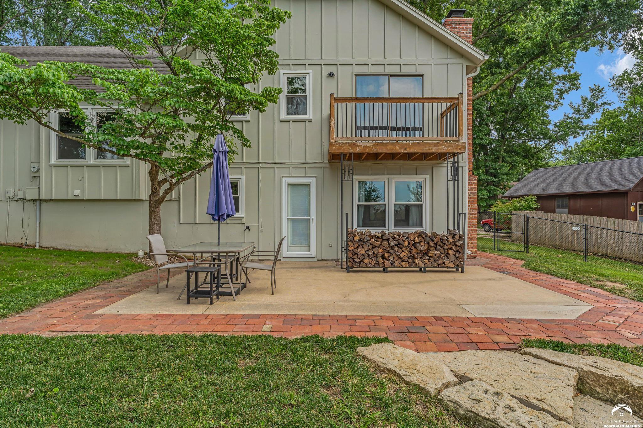 2324 Southwest 34th Street Topeka, KS 66611 - Photo 3 of 45