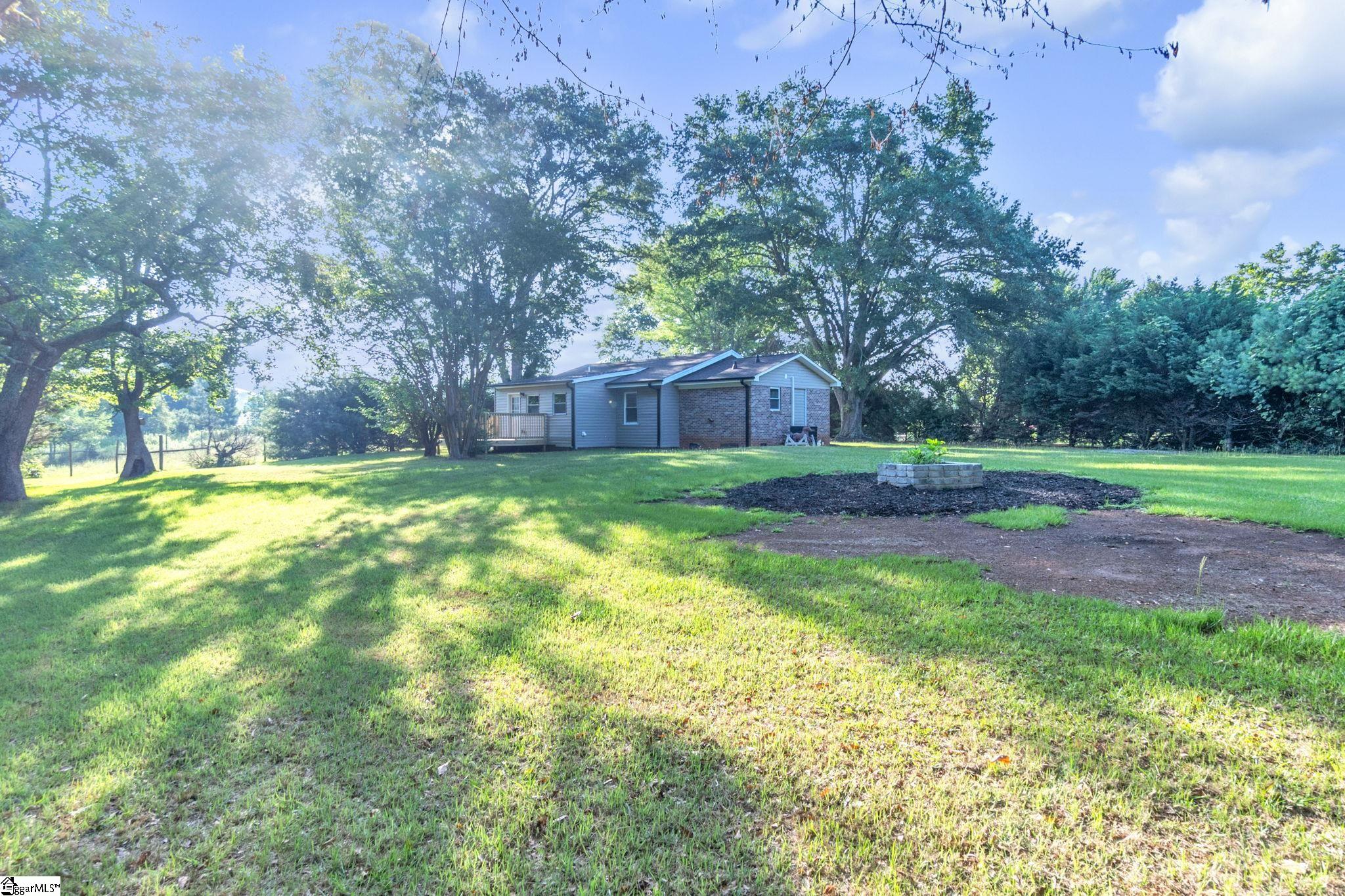 154 Holliday Road Six Mile, SC 29682 - Photo 5 of 32