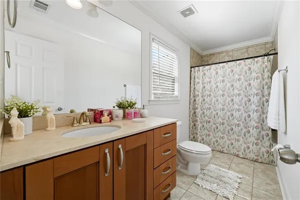 a view of a walk in closet