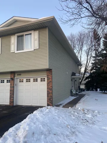 $214,900 | 1060 Pondview Court, Vadnais Heights, MN 55127